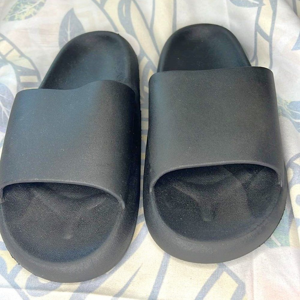 Unbranded Black EVA Soft Bottom Slide/Sandal Size 6-7-NWOT